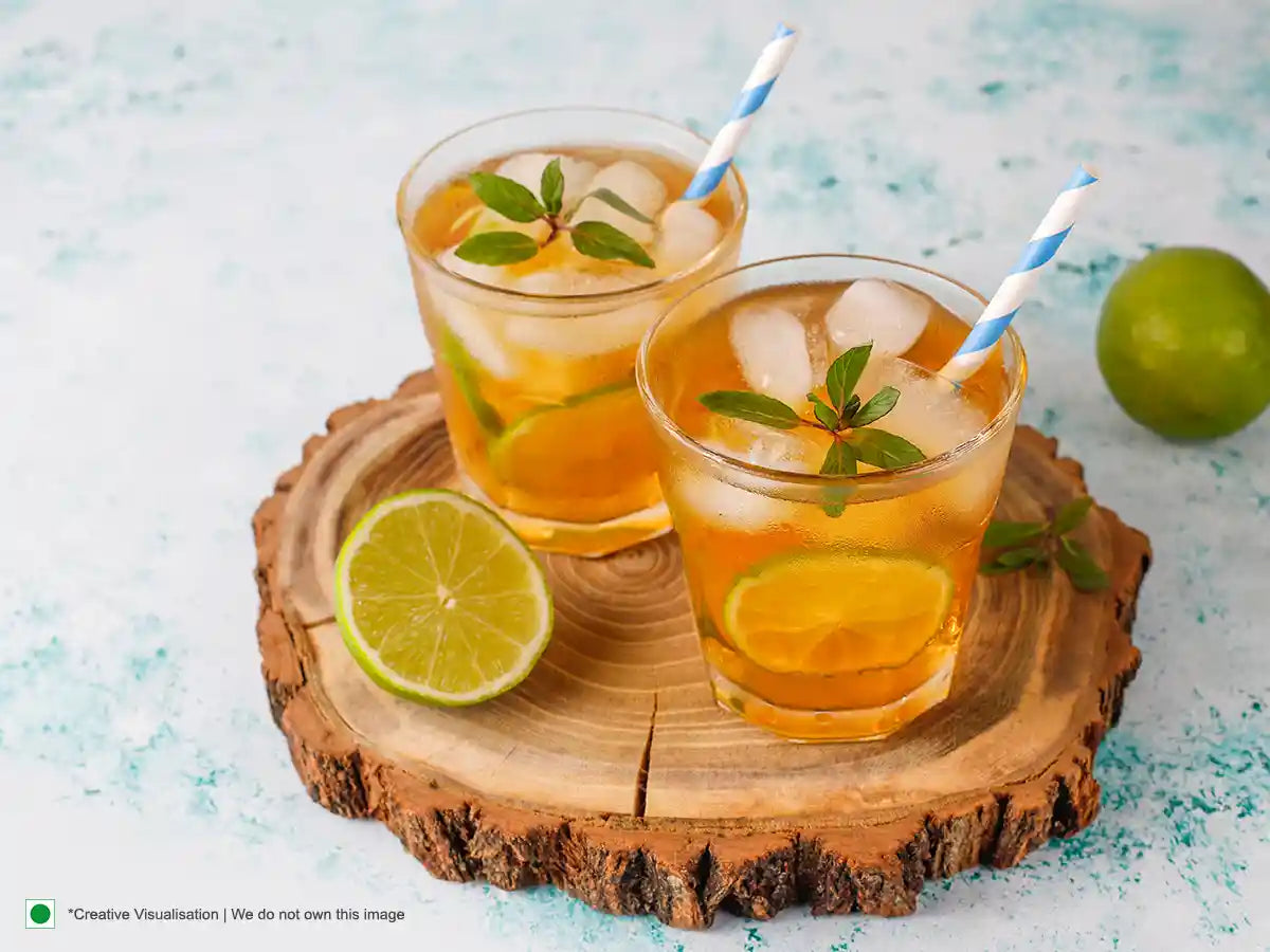 Lemon Ice tea with mint leaves and ice cubes